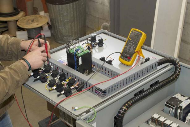 Fluke 83V and 87V Digital Multimeters