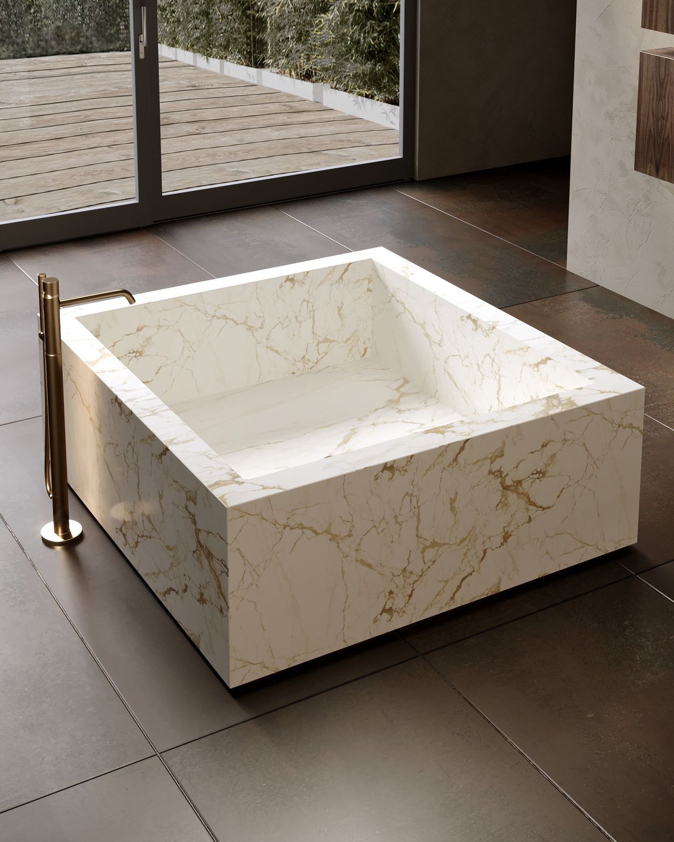 Bagno moderno con piano in marmo sospeso, lavabi a appoggio, mobili in legno e accessori dorati.