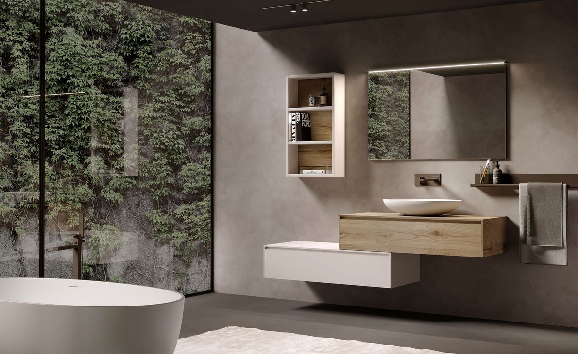 Bagno moderno con ampia finestra, mobile lavabo in legno e vasca bianca.