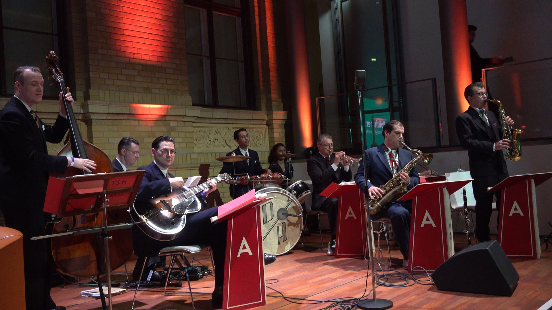 Impressionen vom Politischen Abend zum Deutschen Krebskongress 2024 in der Telekom Hauptstadtrepräsentanz: Big Band spielt