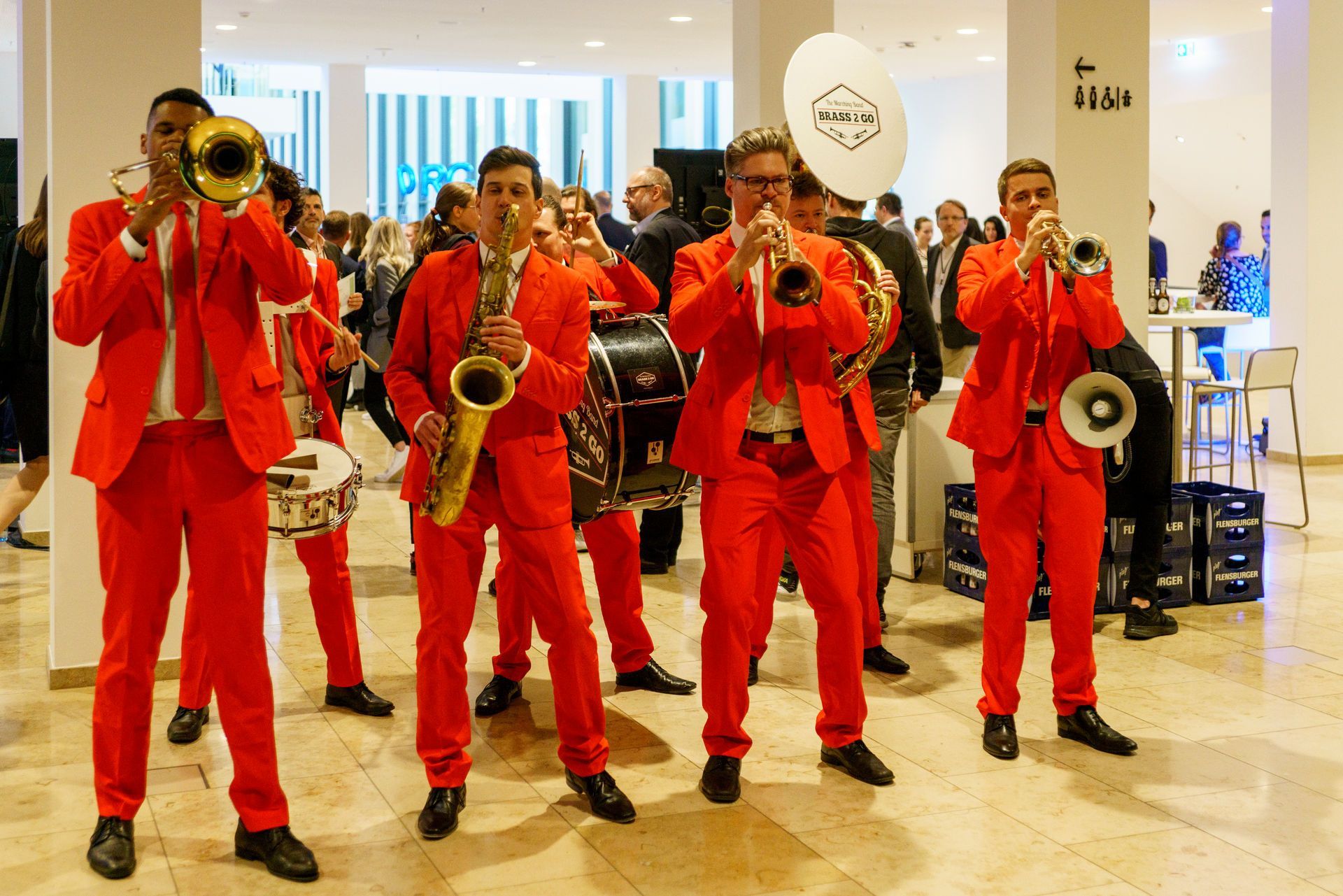 Marschkapelle spielt im Foyer beim Deutschen Röntgenkongress 2023