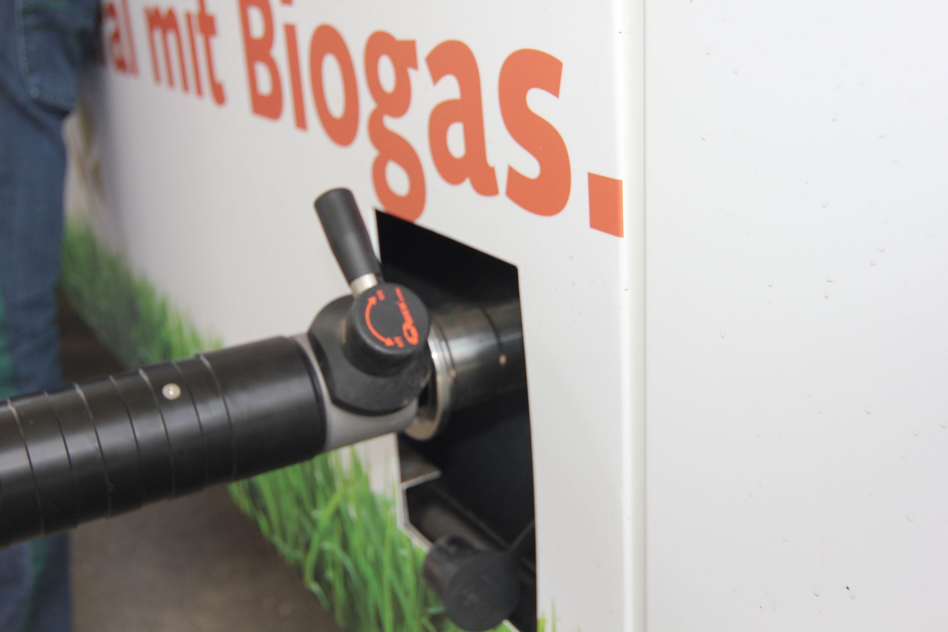 Zapfhahn im Biogas-LKW