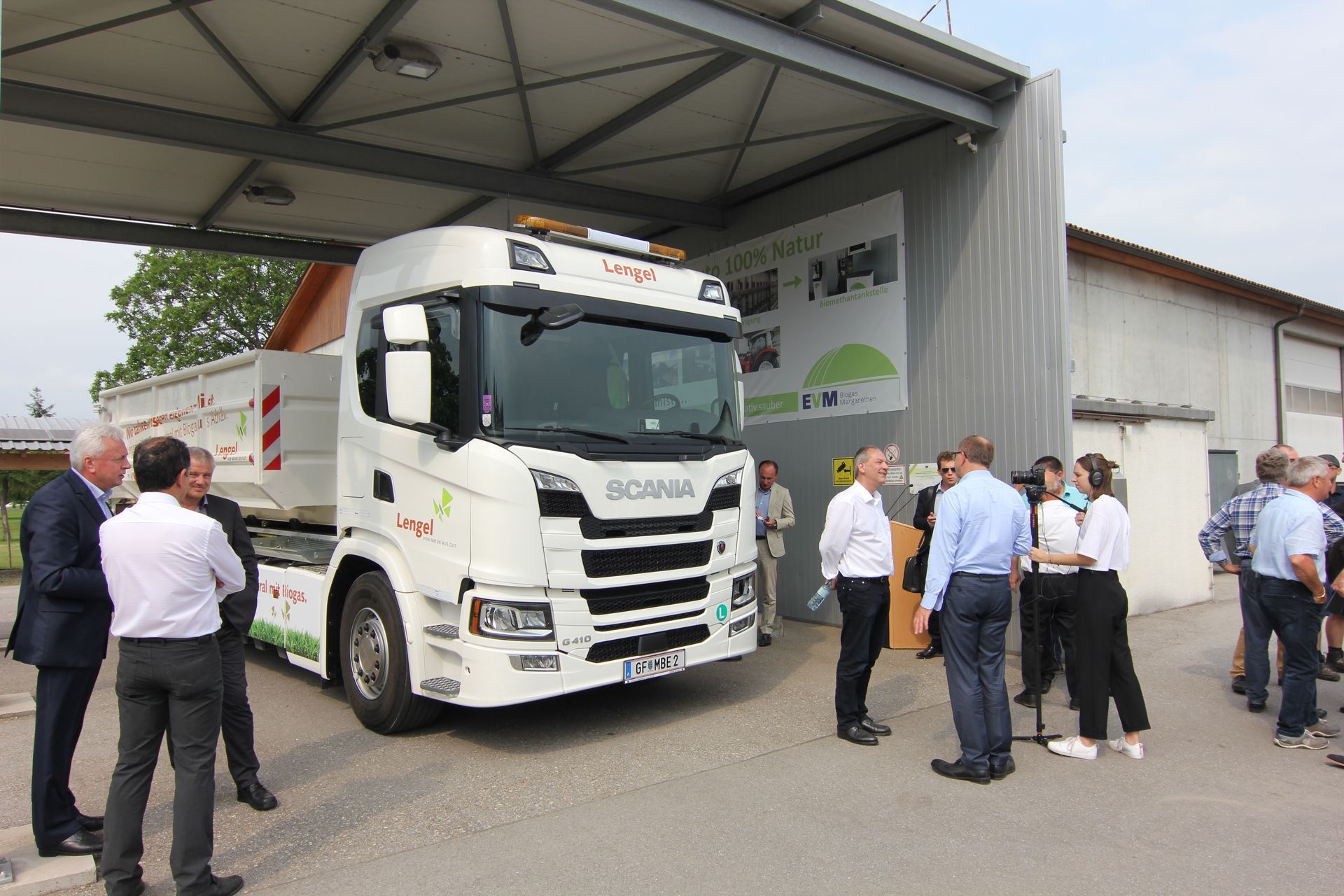 LKW tankt Biodiesel bei EVM