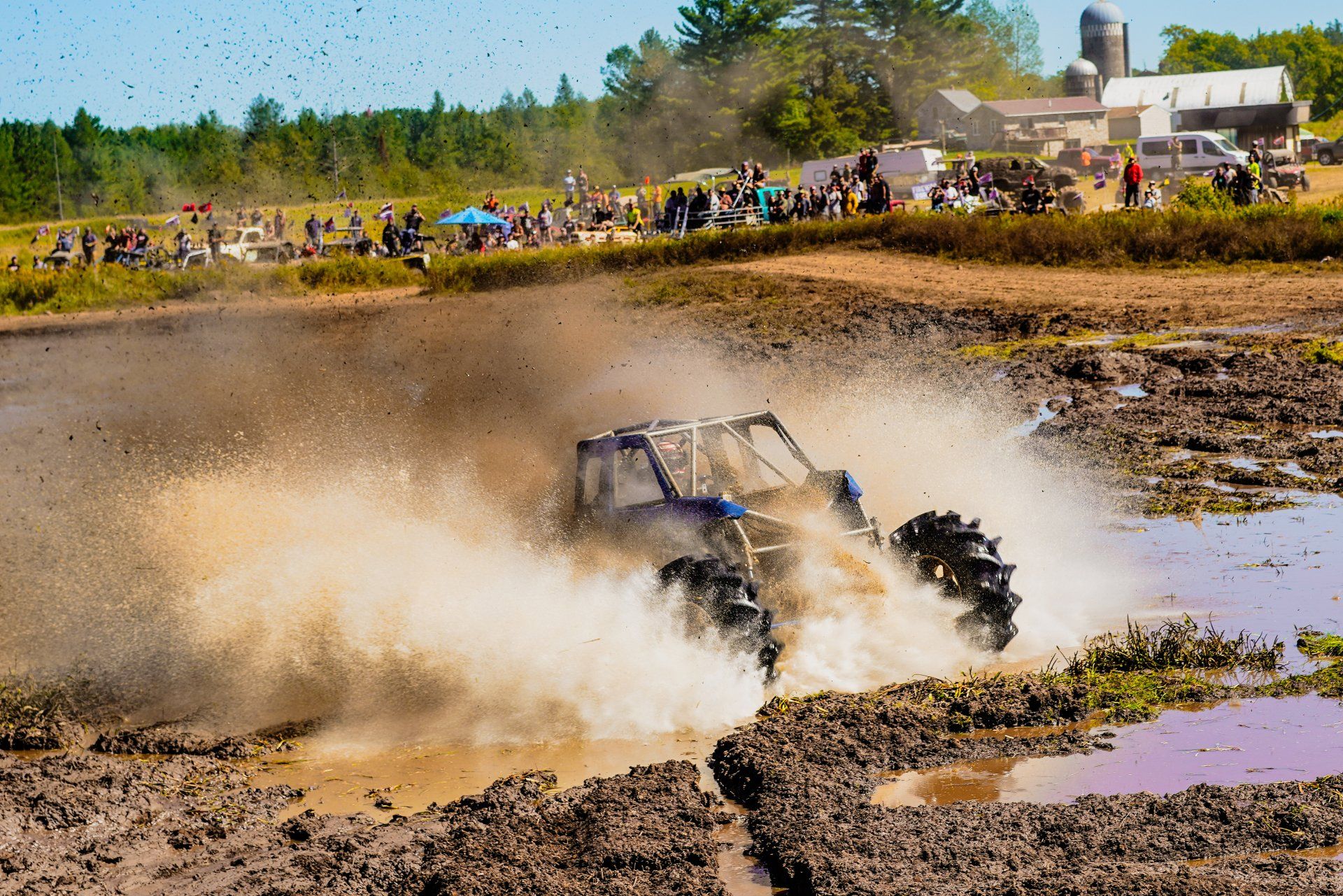 HOWIE'S MUD BOG
