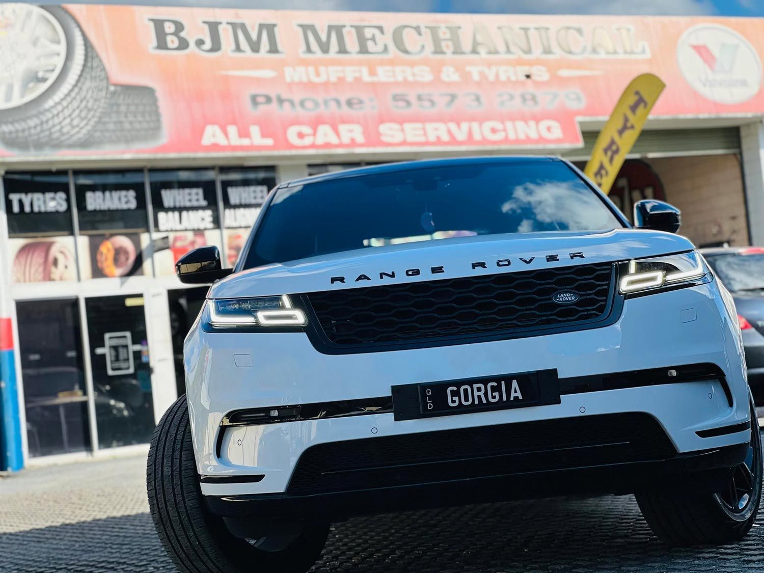 A White Land Rover For Service On The Gold Coast