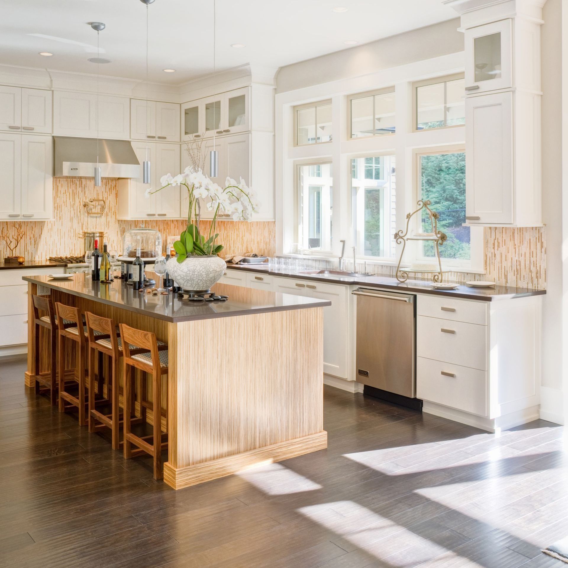 Beautiful Modern Kitchen in New Luxury Home.