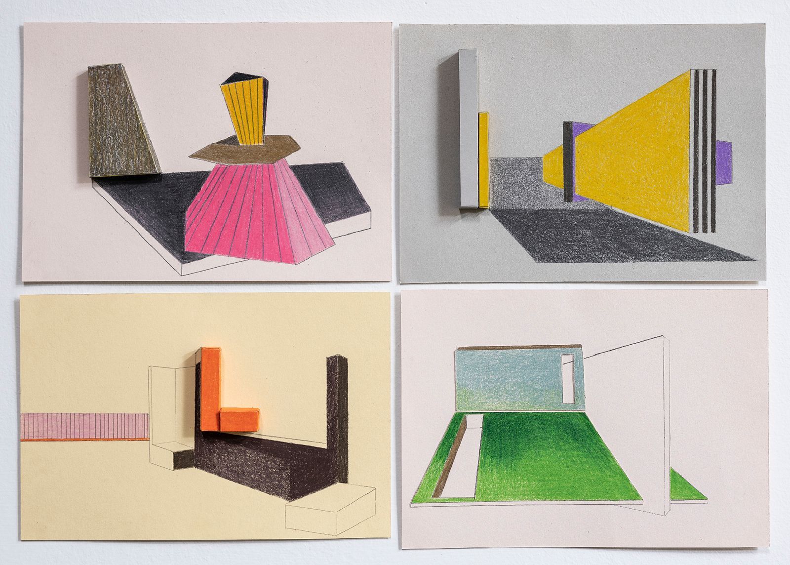 Vier abstracte geometrische kunstwerken met heldere kleuren, uiteenlopende texturen en schaduwen.