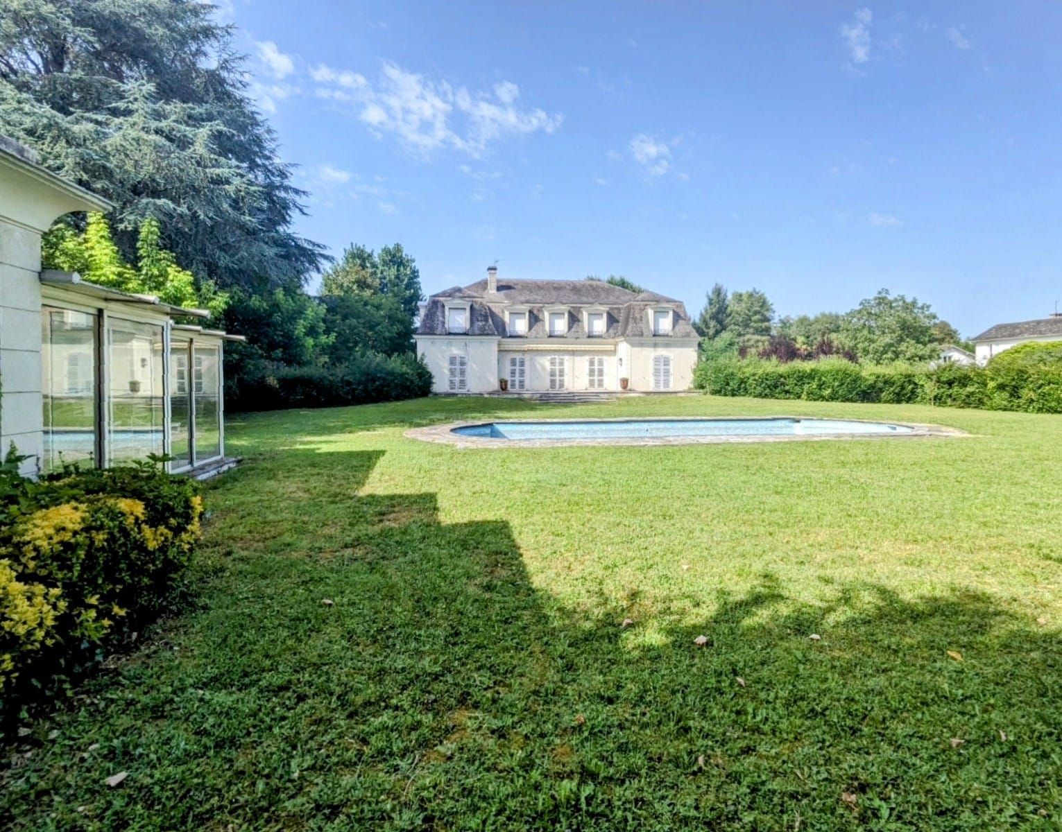 Villa Odos, Maison Odos, Maison avec piscine Odos, Maison style château Odos, Immobilier Soumoulou, Immo64 Soumoulou 