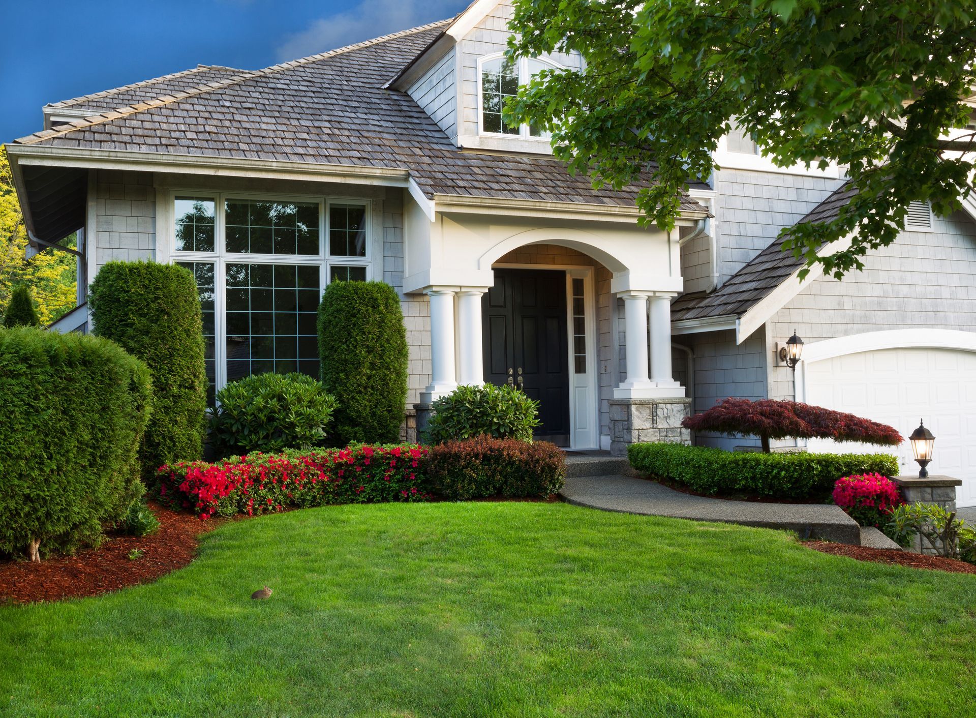 Expertly installed residential landscape in Hilliard, OH, by a trusted local landscaping contractor.
