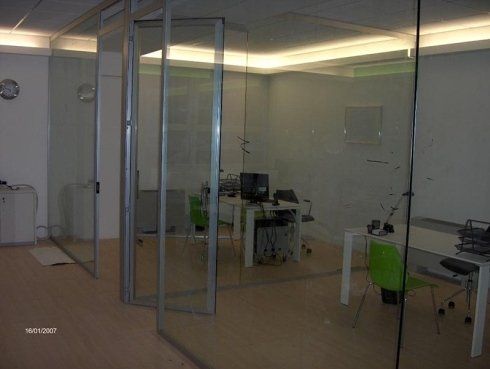 Ufficio con pareti in vetro
