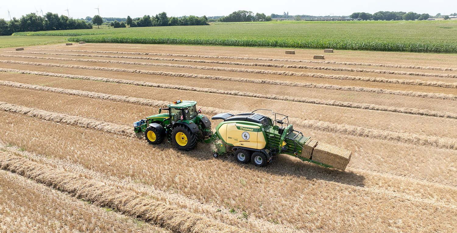 Grüner Ladewagen von Krone - SplitCut