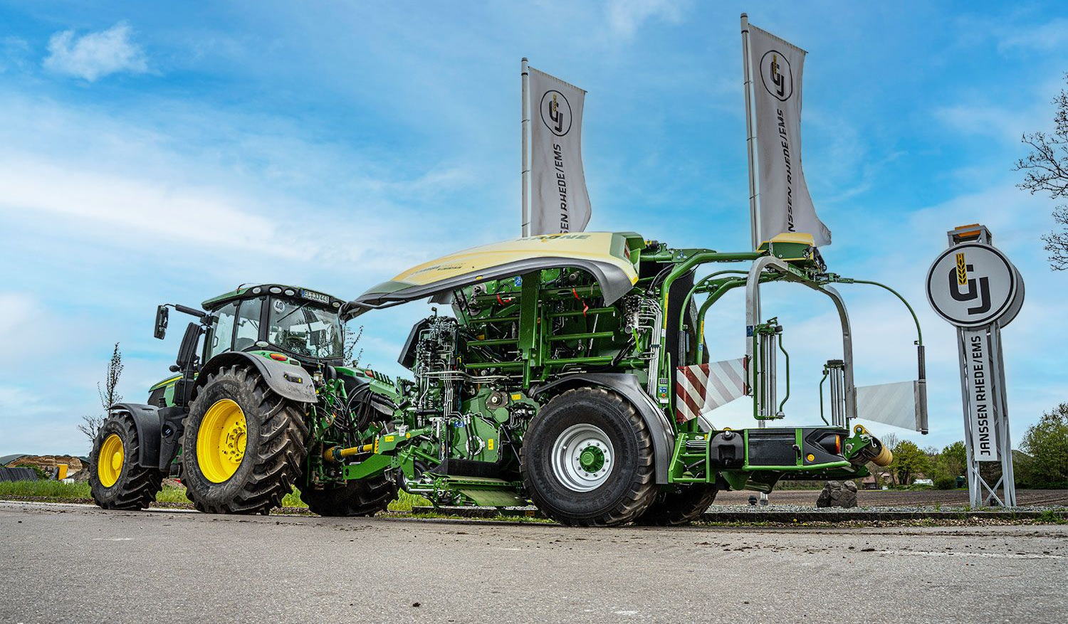 Grüner Ladewagen von Krone - SplitCut