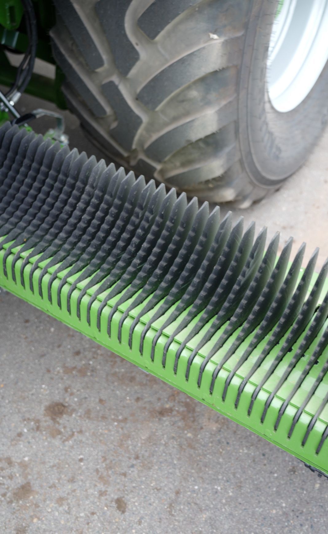 Messer von vorne der KRONE CombiPack HDP CV 165 XC