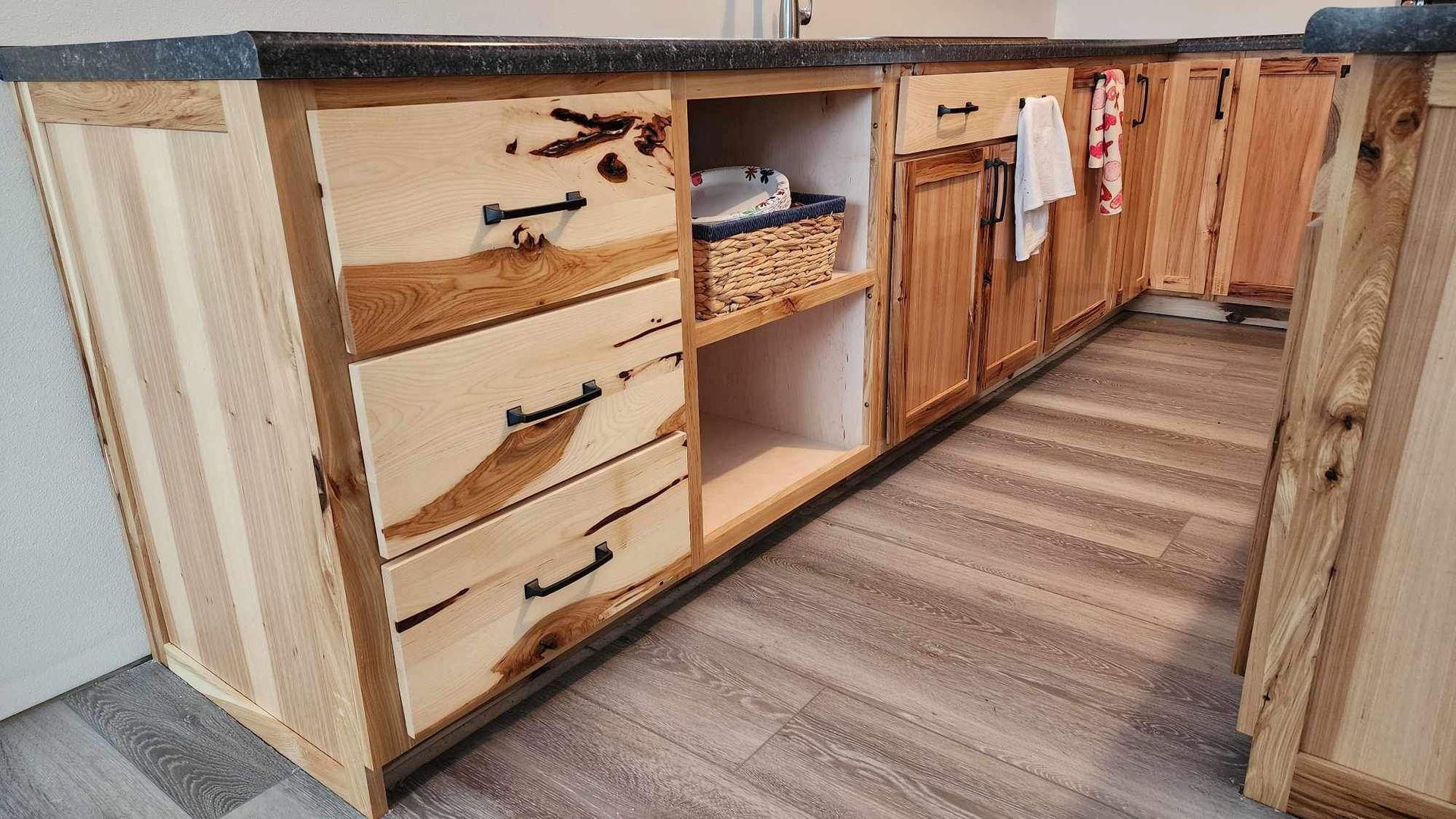 Hickory Kitchen Cabinets
Husky TImber Woodworking
