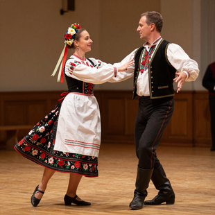Polish folk dancers