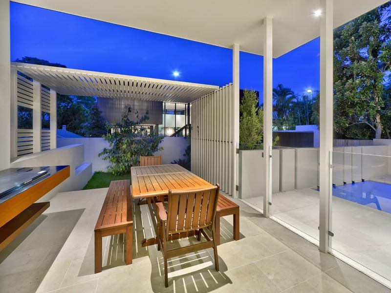 New Farm Residence4
