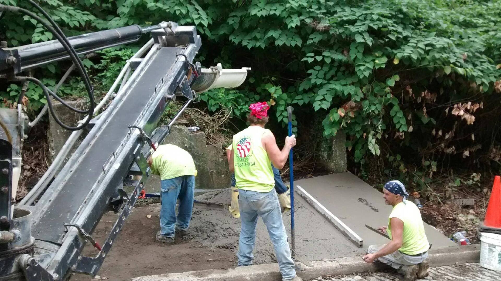Construction Worker Working On Concrete Sidewalk — Pittsburgh, PA — Pittsburgh Mobile Concrete Construction Worker Working On Concrete Sidewalk — Pittsburgh, PA — Pittsburgh Mobile Concrete