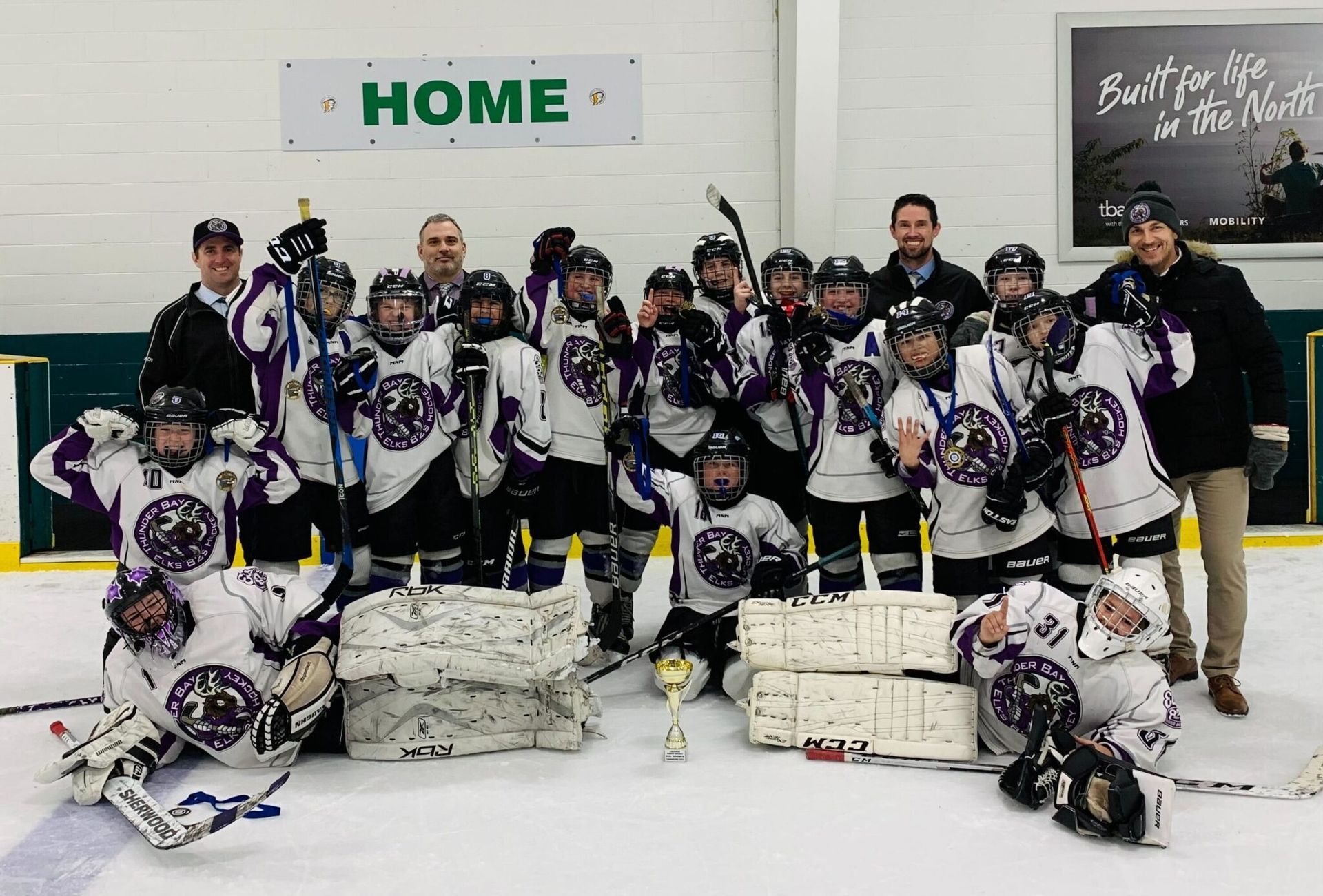 Thunder Bay Elks hockey players on the ice
