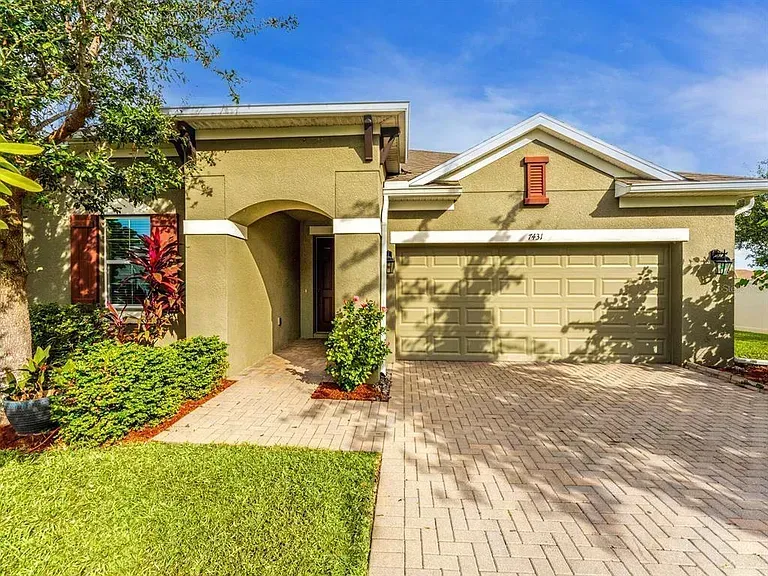 7431 Aguila Dr., Sarasota, FL 34240