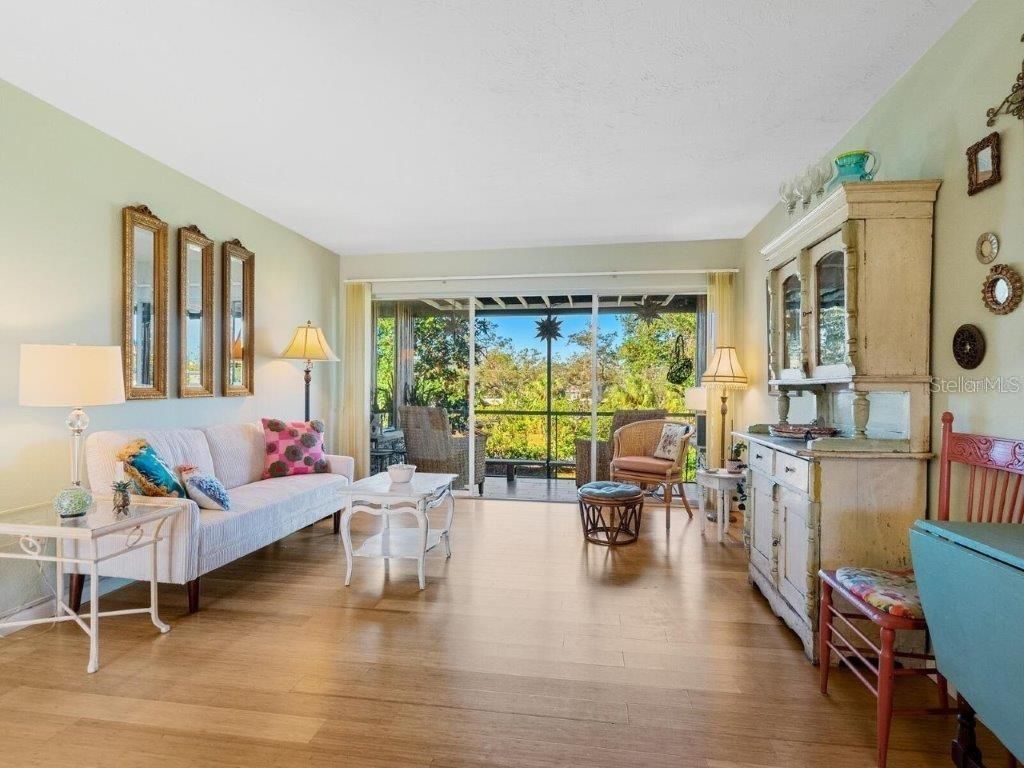 2155 Wood St., B17, Sarasota, FL 34237