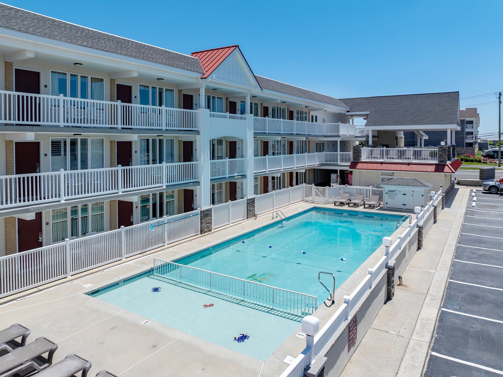 Image of hotel and pool
