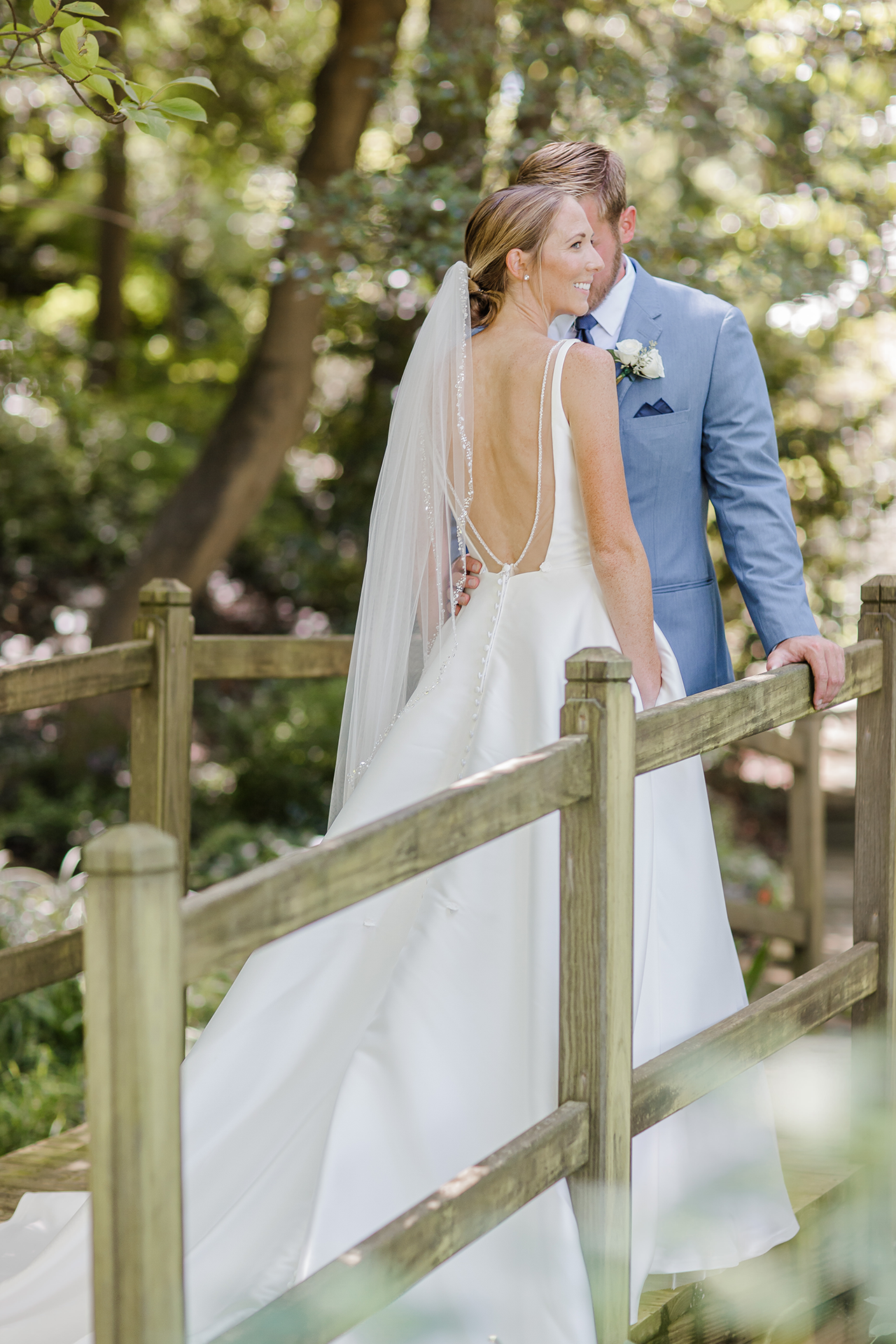 Beautiful natural light photography, summer wedding, happy couple