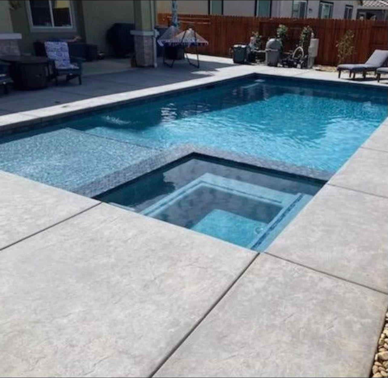 Gallery image 4 on the Prestigious Pools website