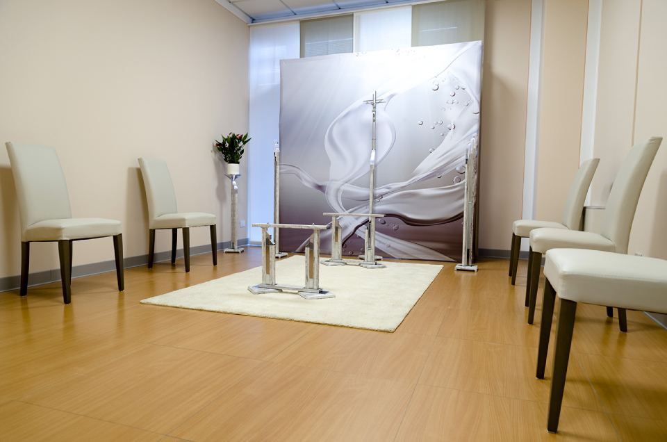 sala del commiato all'interno di una casa funeraria