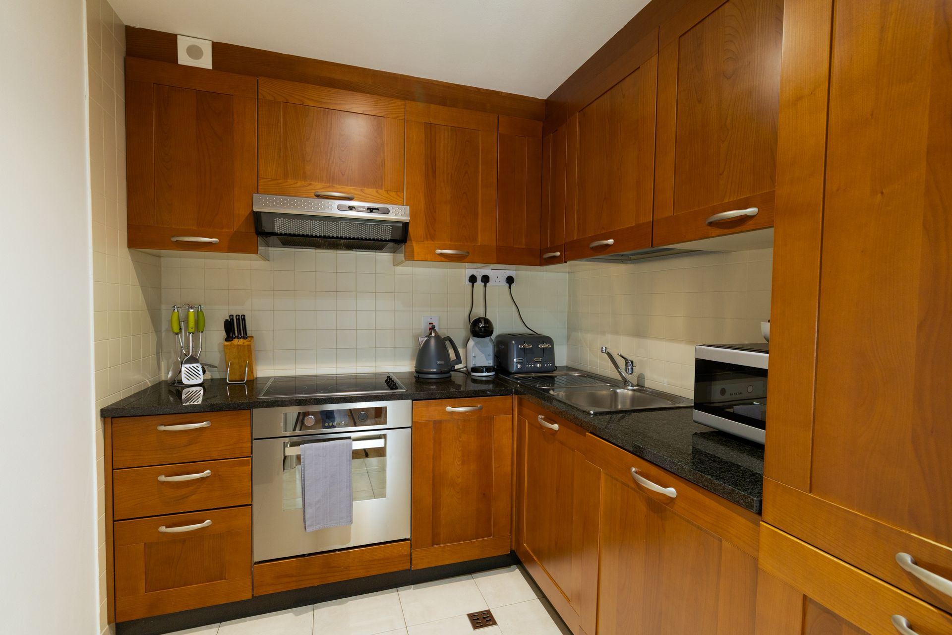 Geata Na Cathrach Apartments - Kitchen