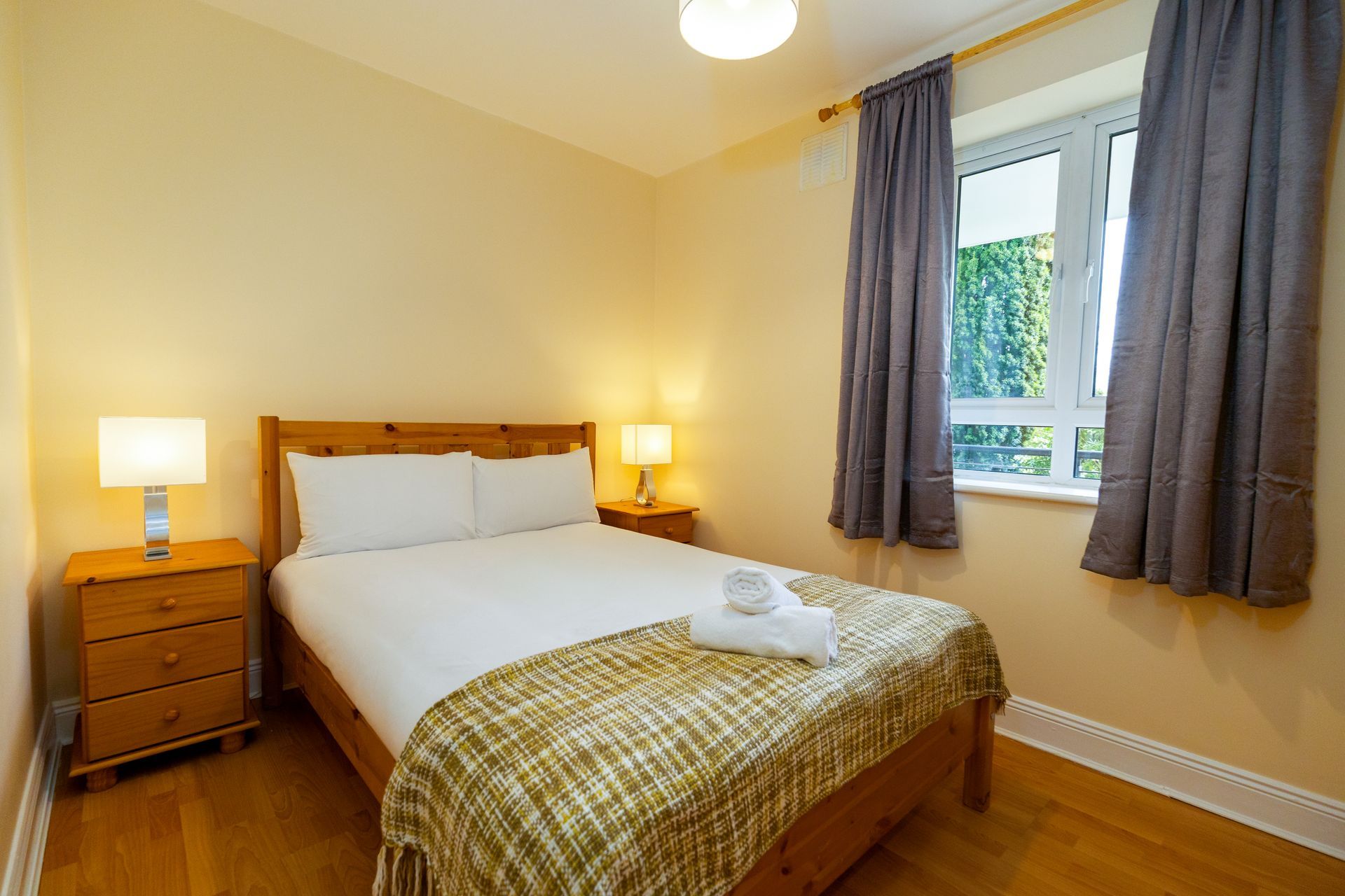 Gort Na Coiribe Apartments - Double Bedroom 