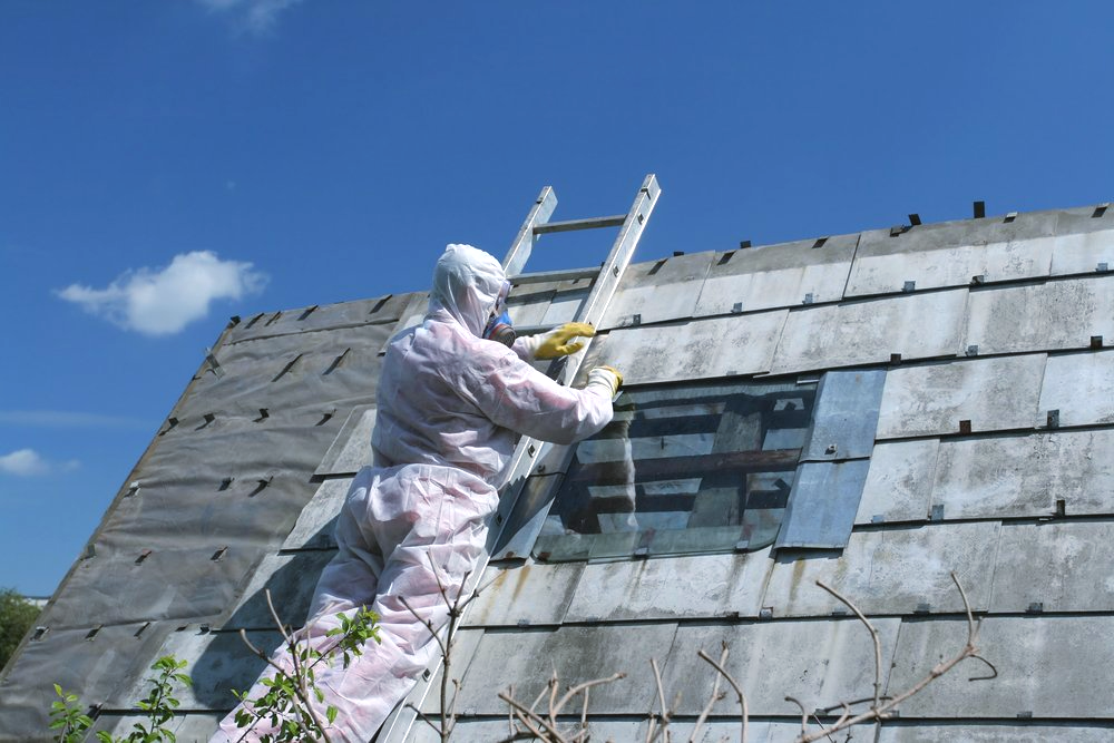 Asbestos removal worker - Asbestos Removal in Currajong, QLD