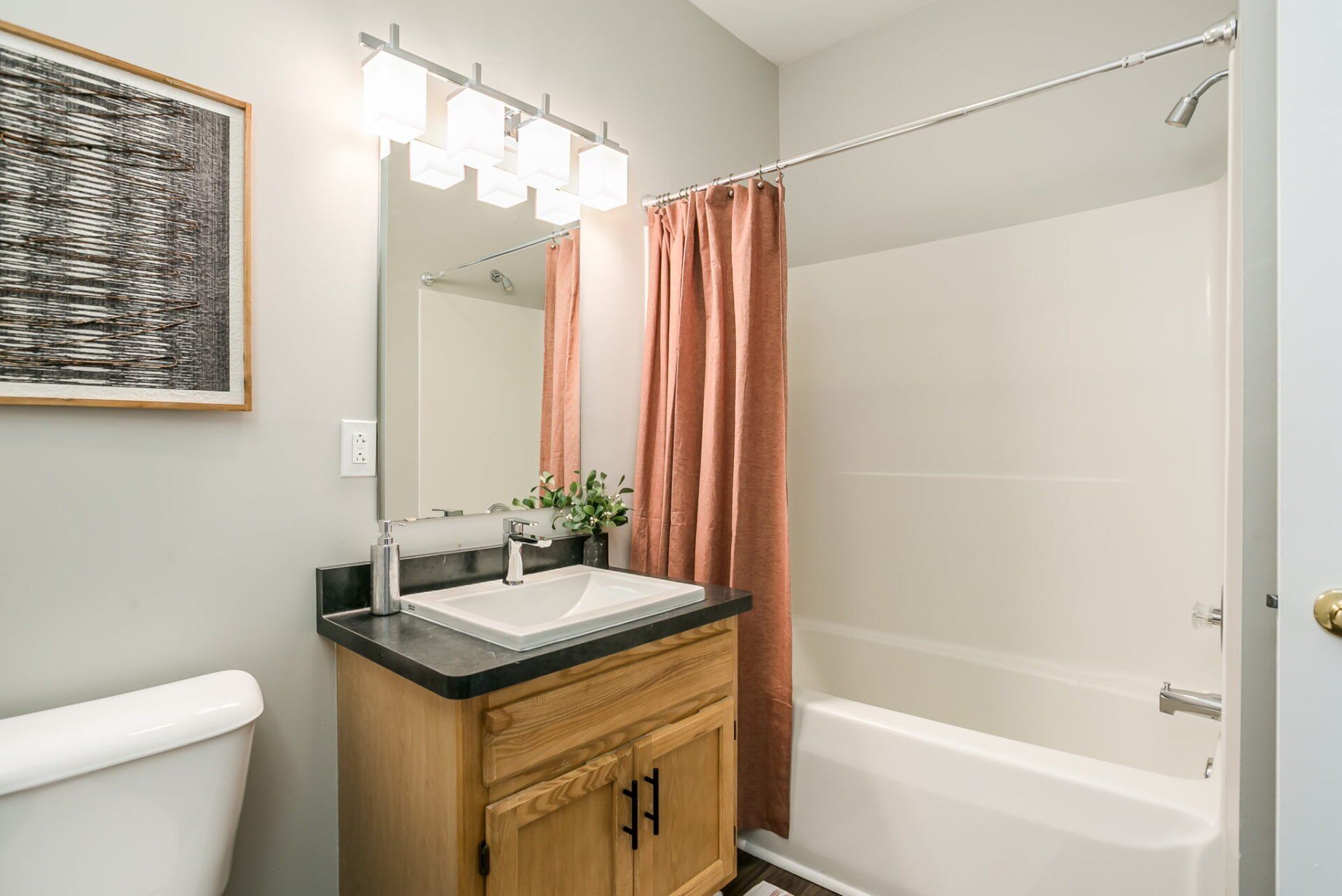 Full Bathroom