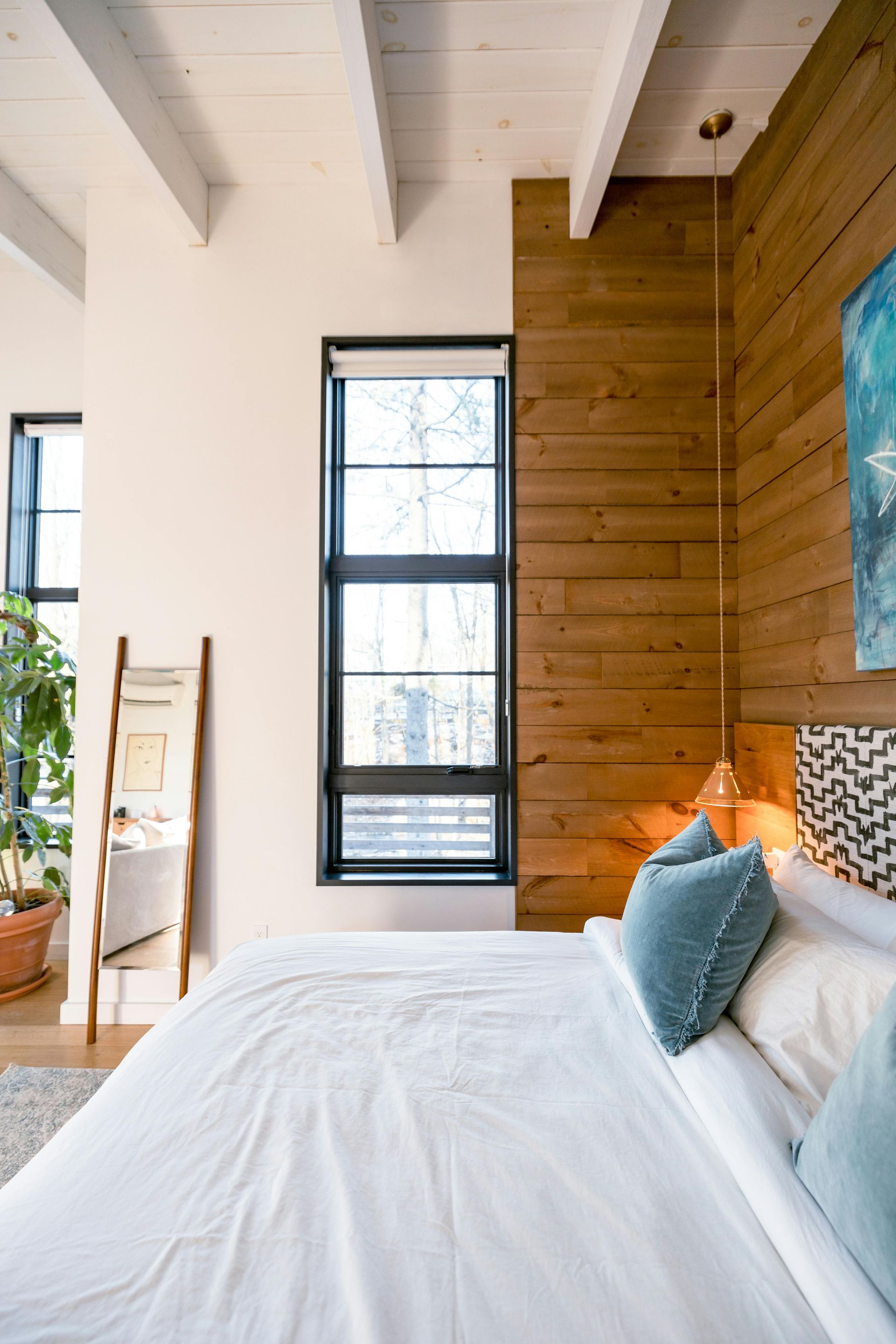 Airbnb cleaning chicago bedroom