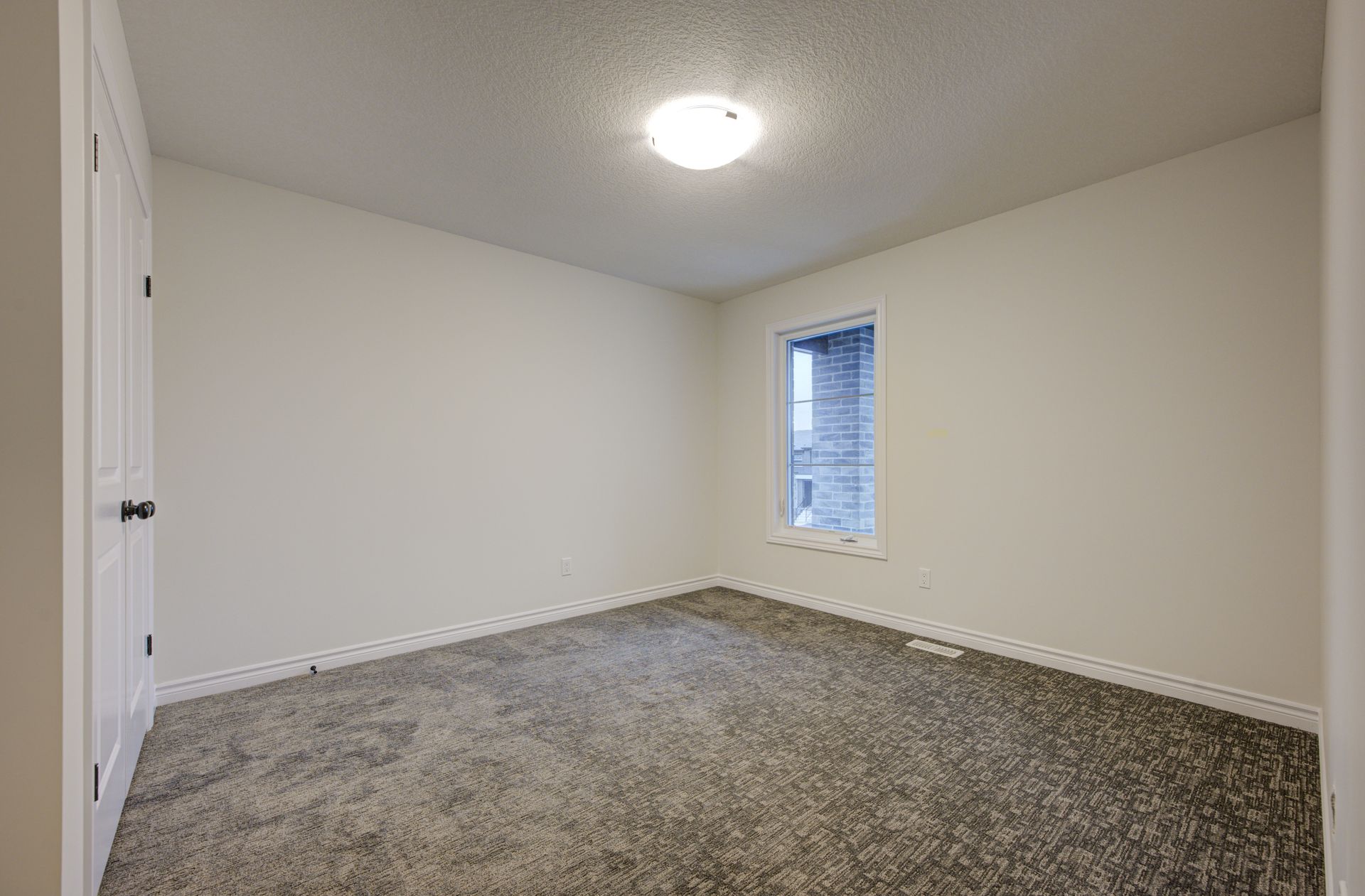 Move-in ready single detached home in Stratford, ON - 353 Bradshaw Drive