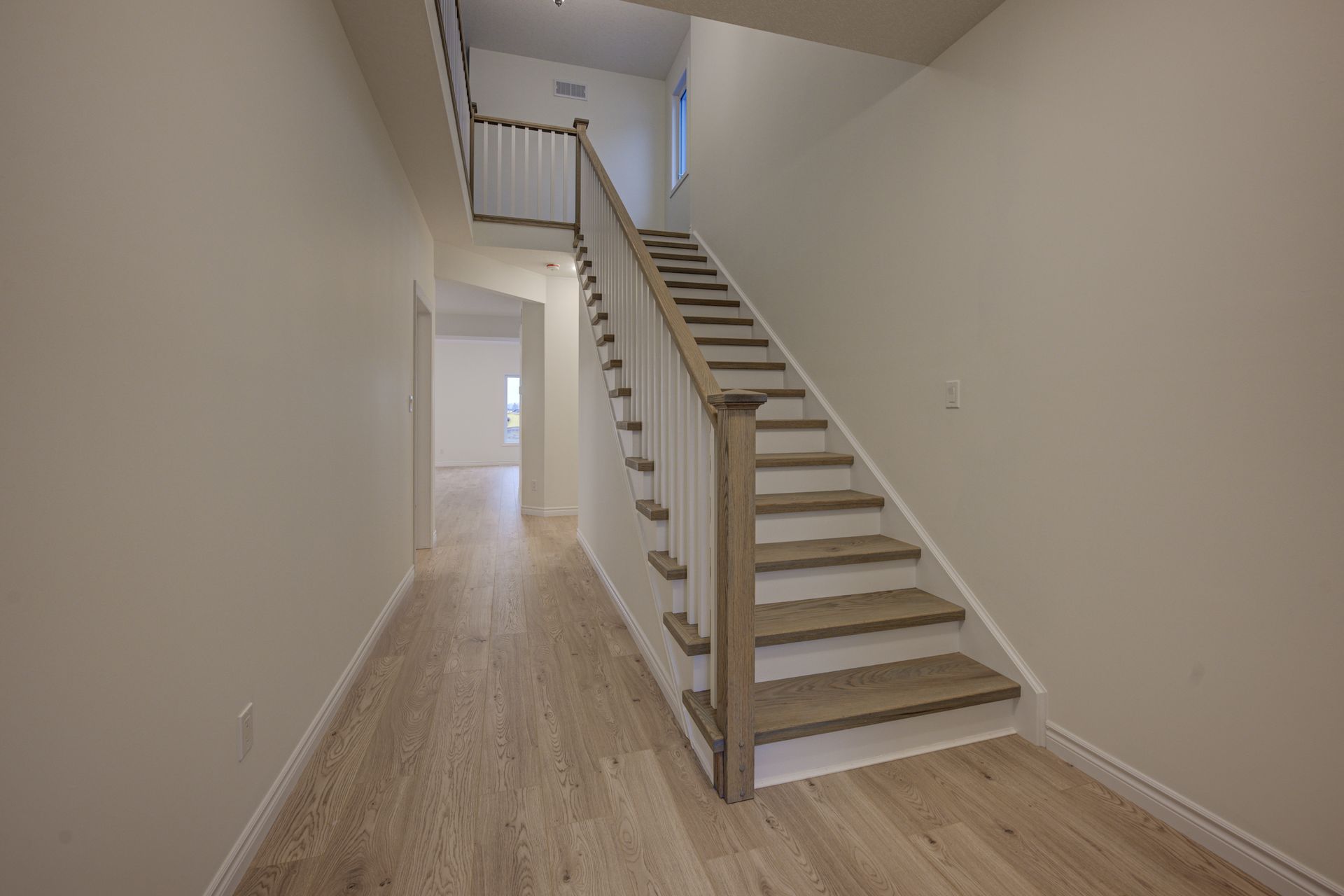 Move-in ready single detached home - 349 Bradshaw Drive, Stratford