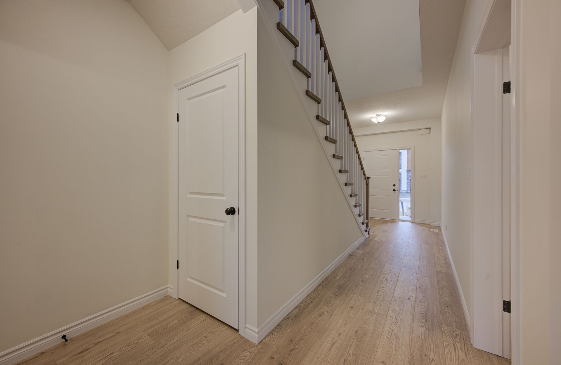 Move-in ready single detached home - 349 Bradshaw Drive, Stratford