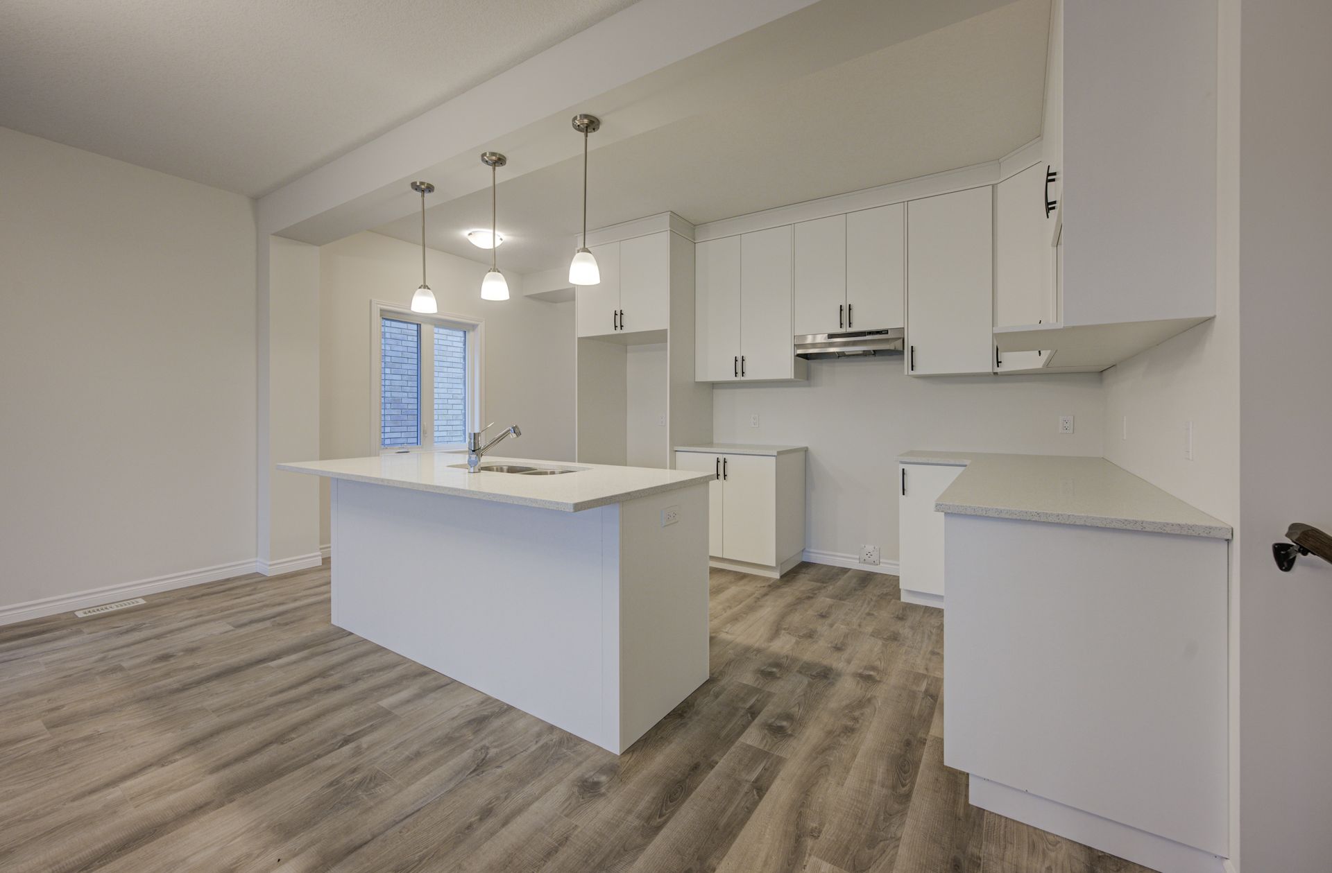 Move-in ready single detached home in Stratford, ON - 353 Bradshaw Drive