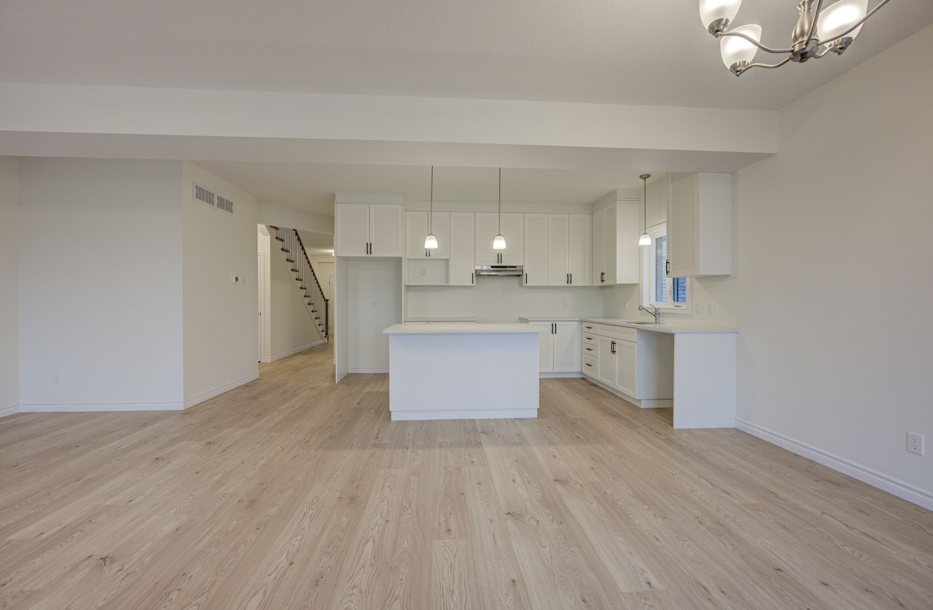 Move-in ready single detached home - 349 Bradshaw Drive, Stratford