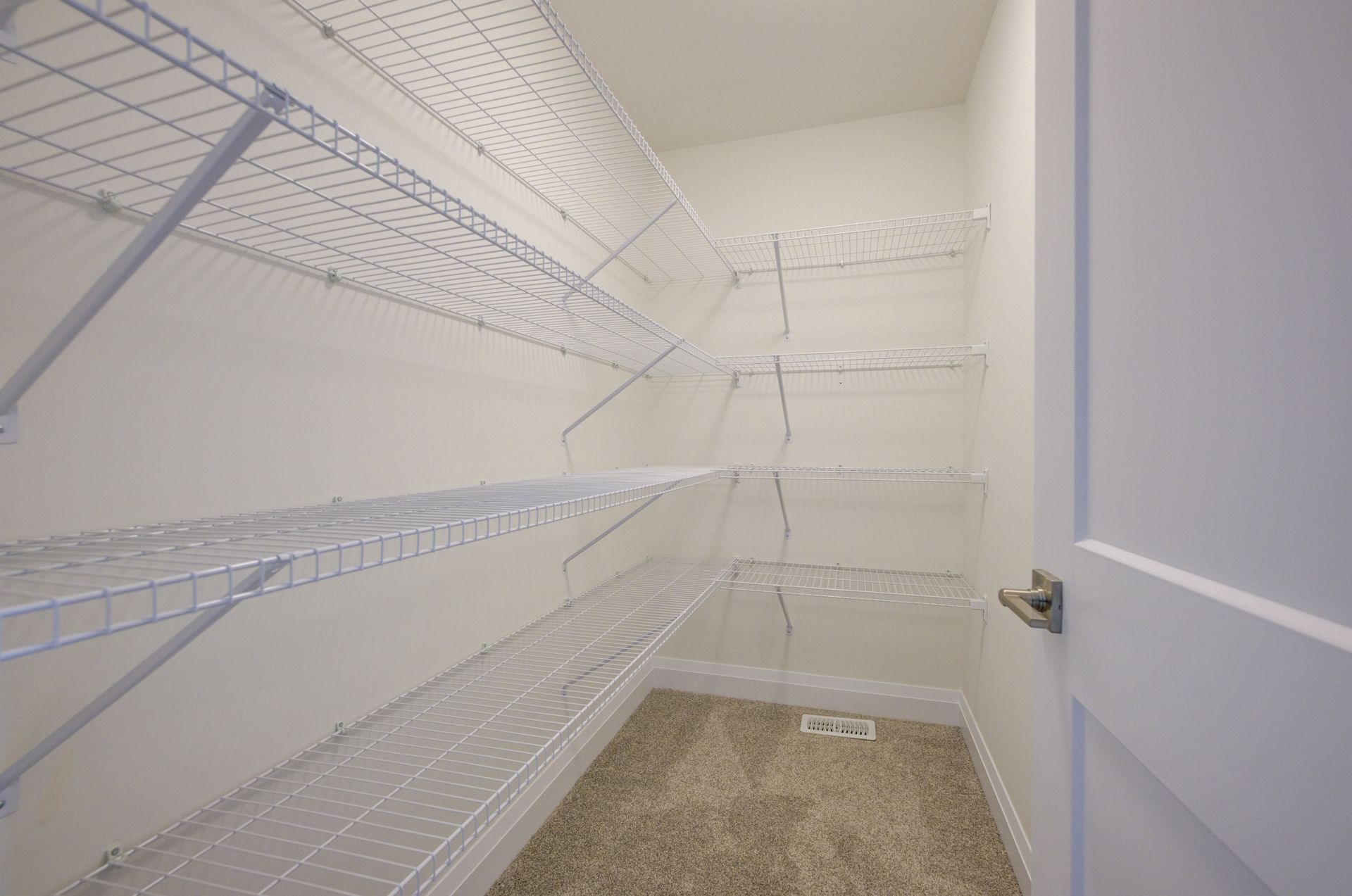 Move-in ready single detached home in Stratford, ON - 345 Bradshaw Drive