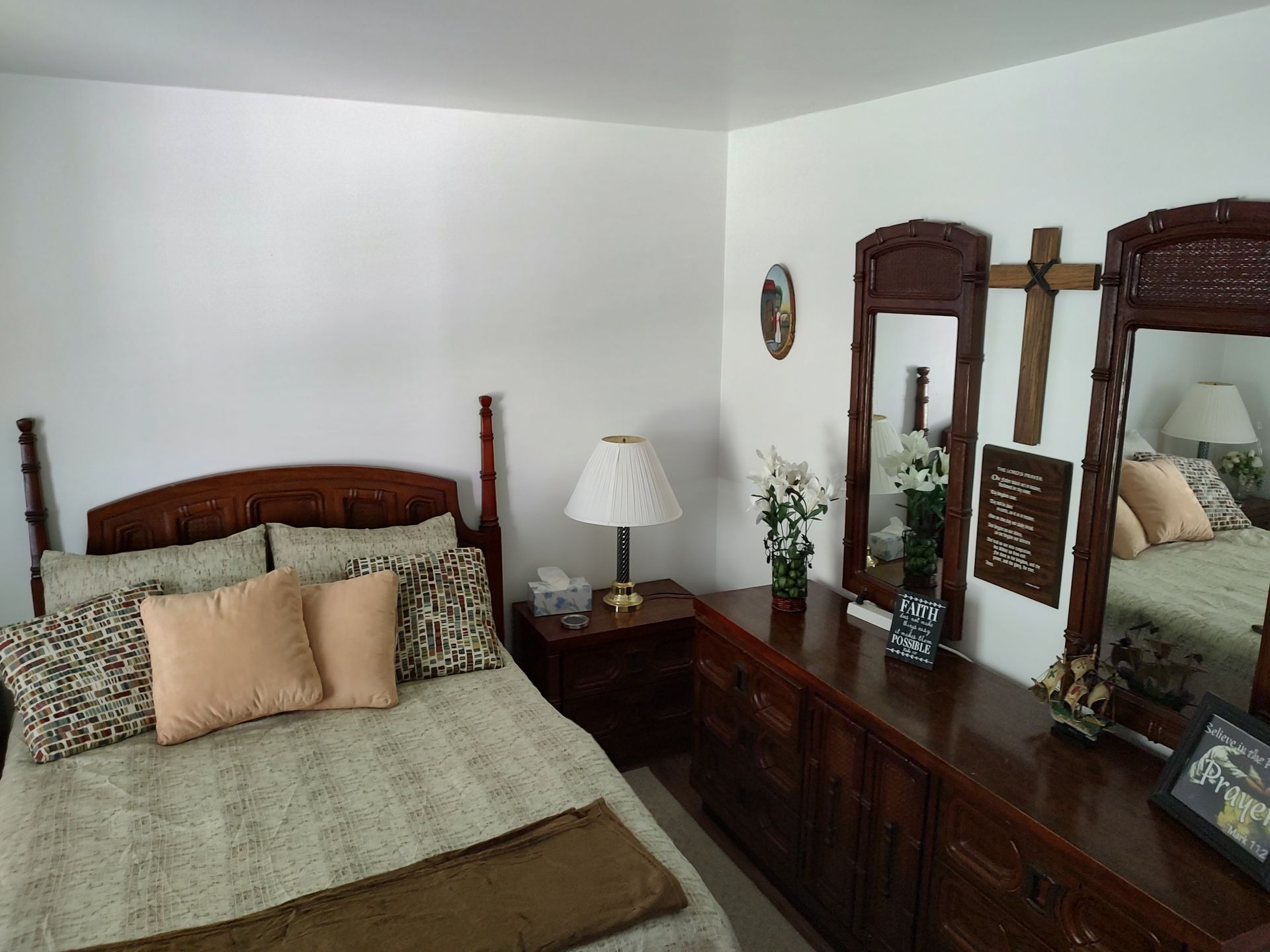 Guest bedroom