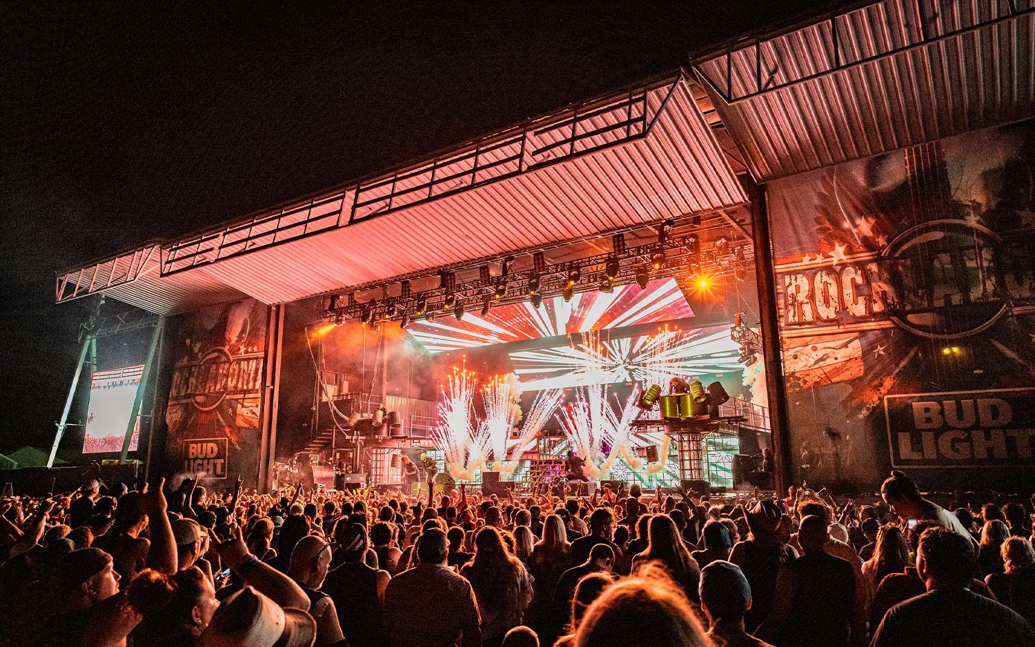 Rocklahoma audience at barricade