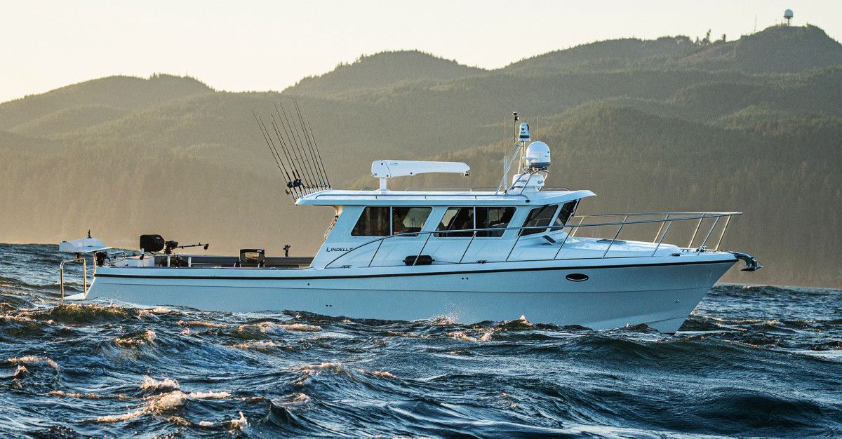 Lindell 41' yacht with stainless steel railings from Tanner Manufacturing.