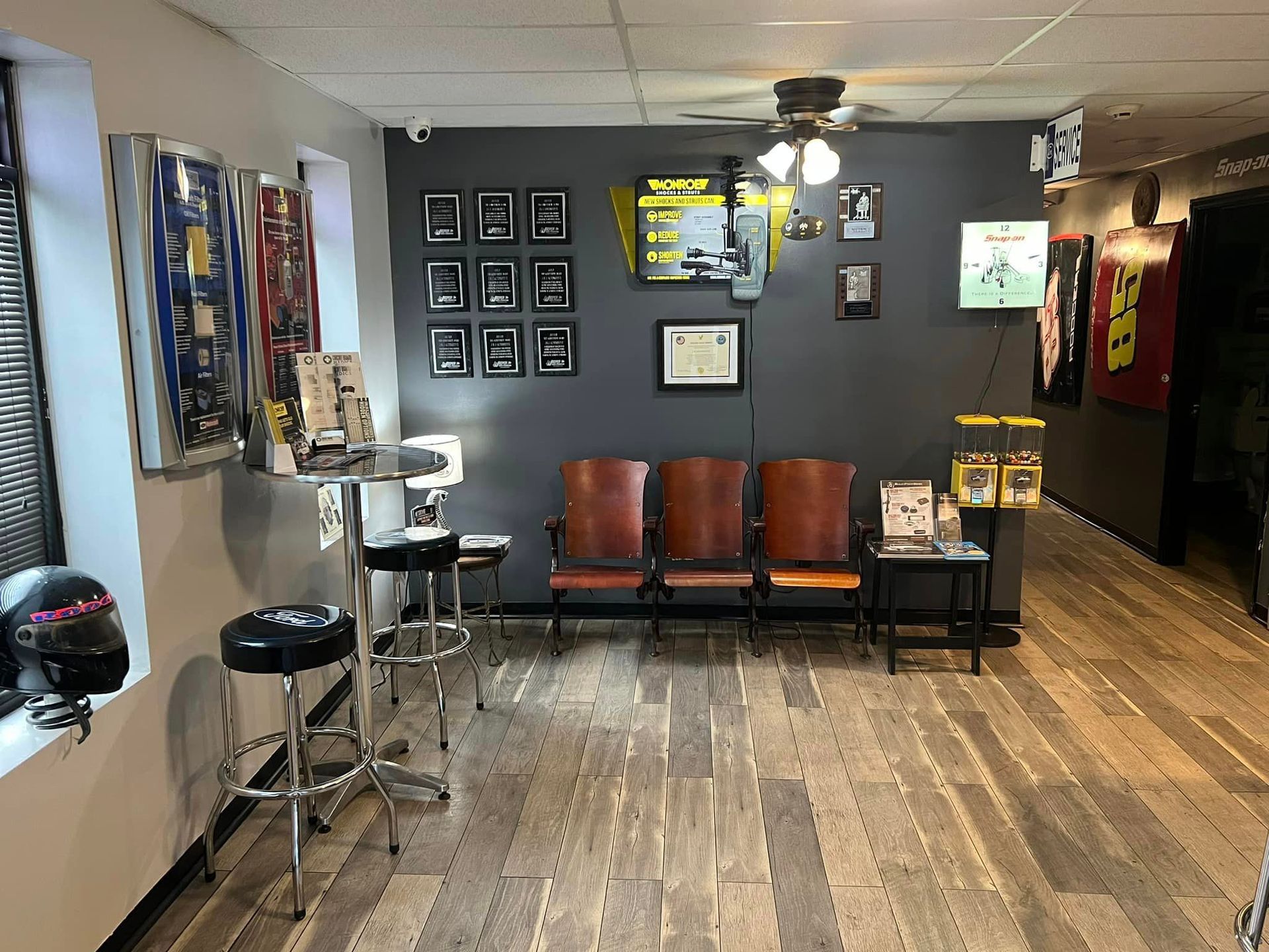 J&J Automotive Lobby
