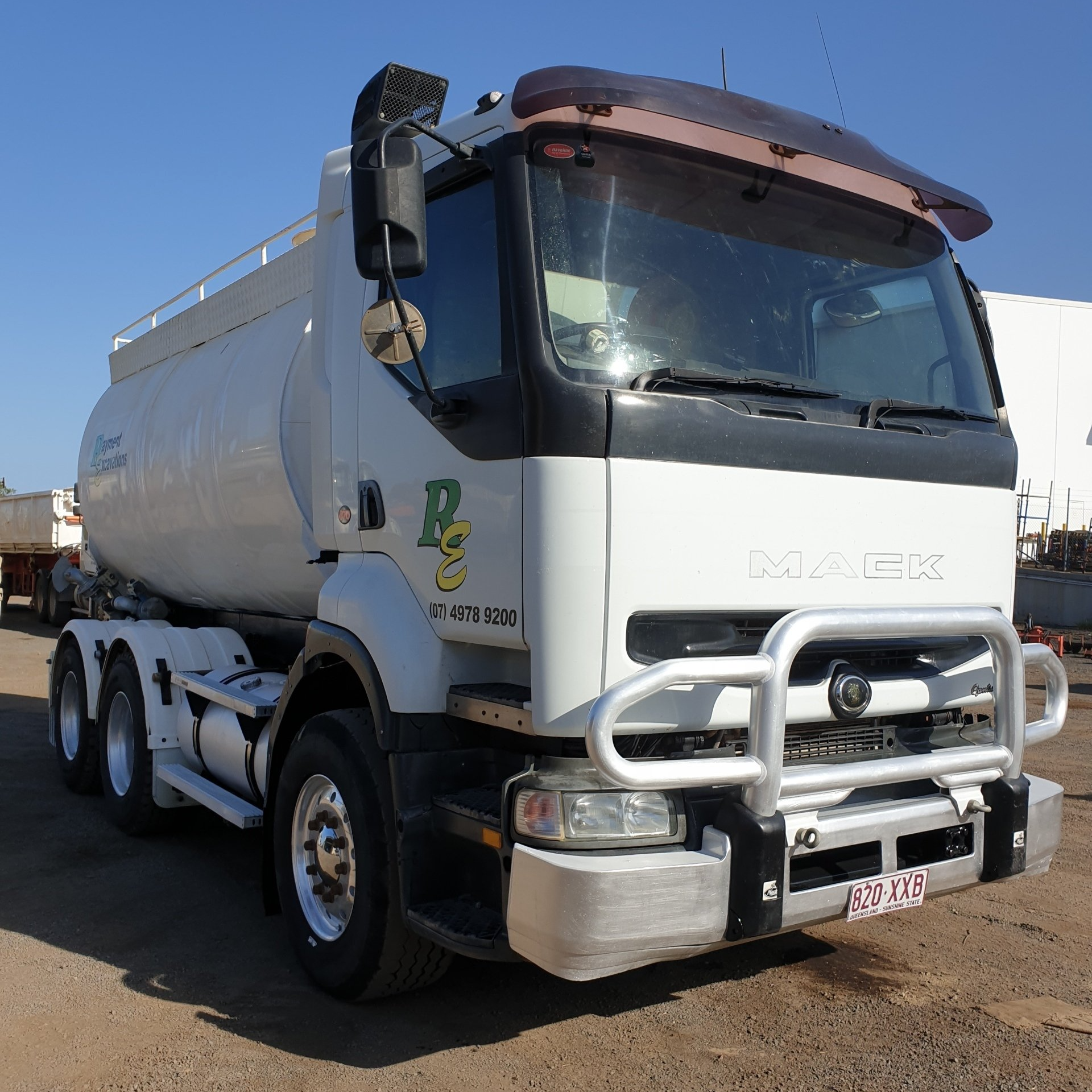 Water Cartage truck - Water cartage Gladstone & Central QLD