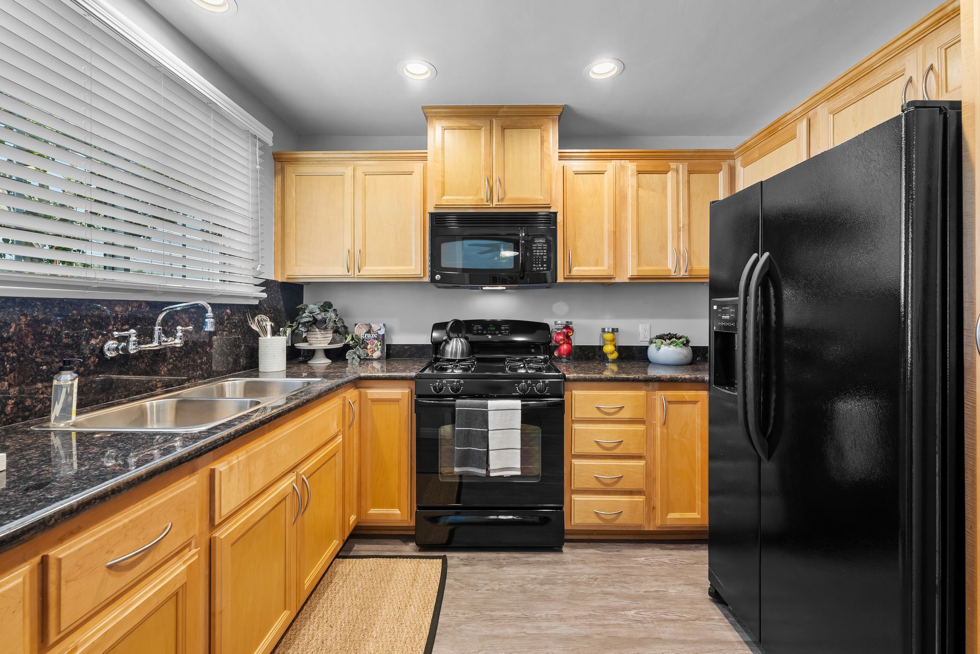 Interior photo of kitchen