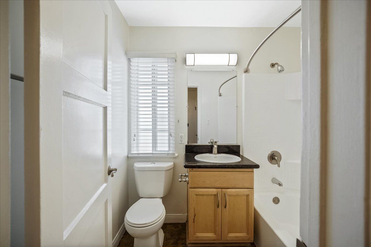 Sliding Photo Gallery Displaying Apartment Interior Amenities