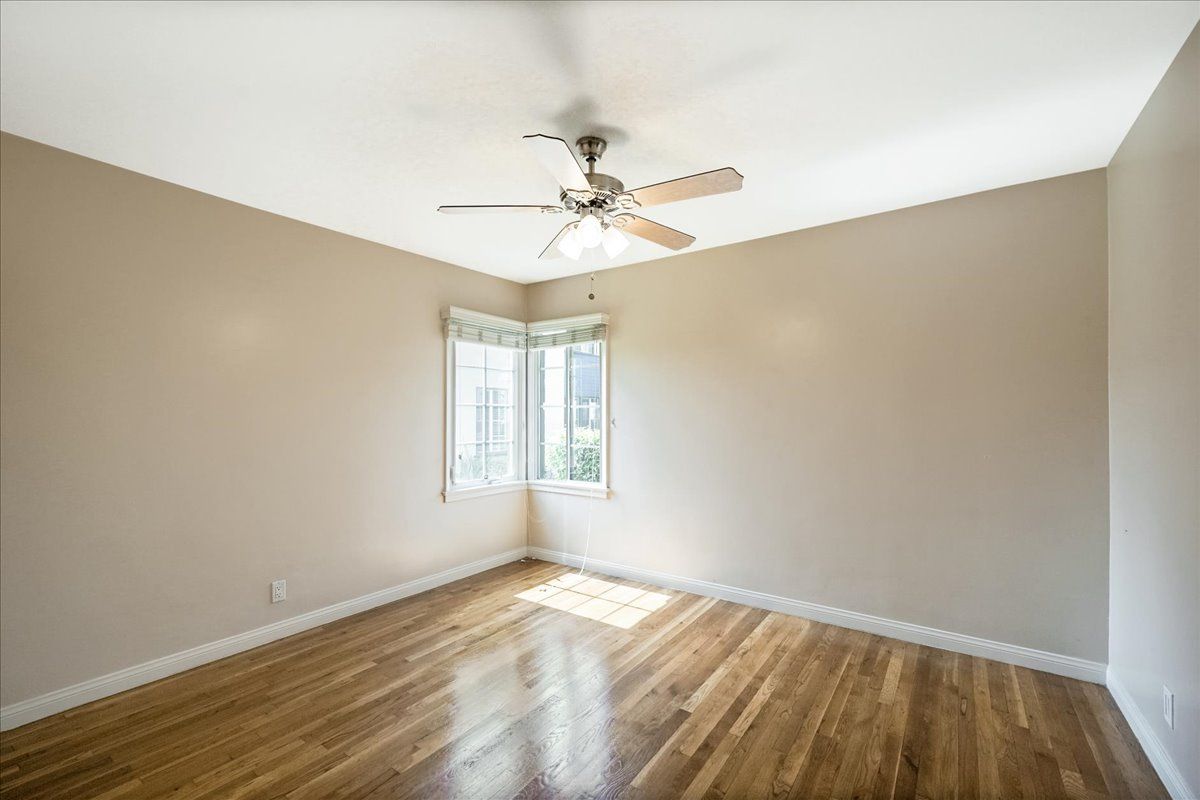 Interior photo of Somerset bedroom