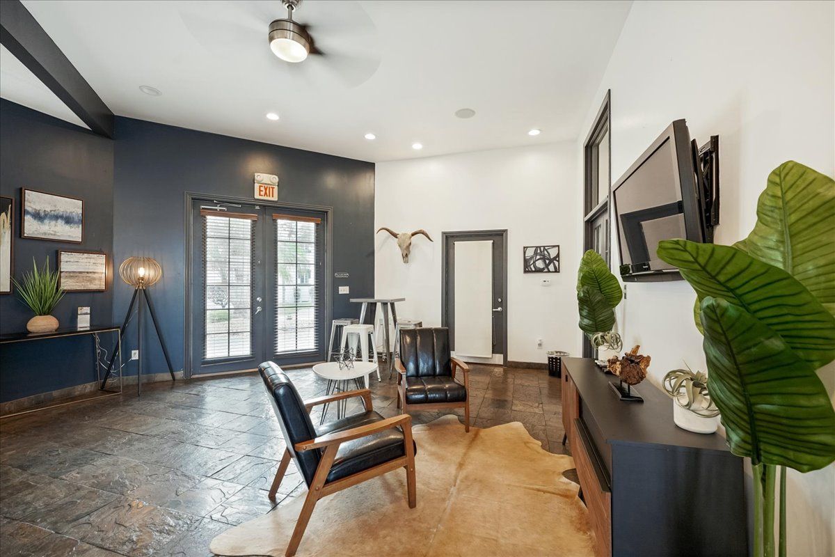 Sliding Photo Gallery Displaying Apartment Exterior Amenities