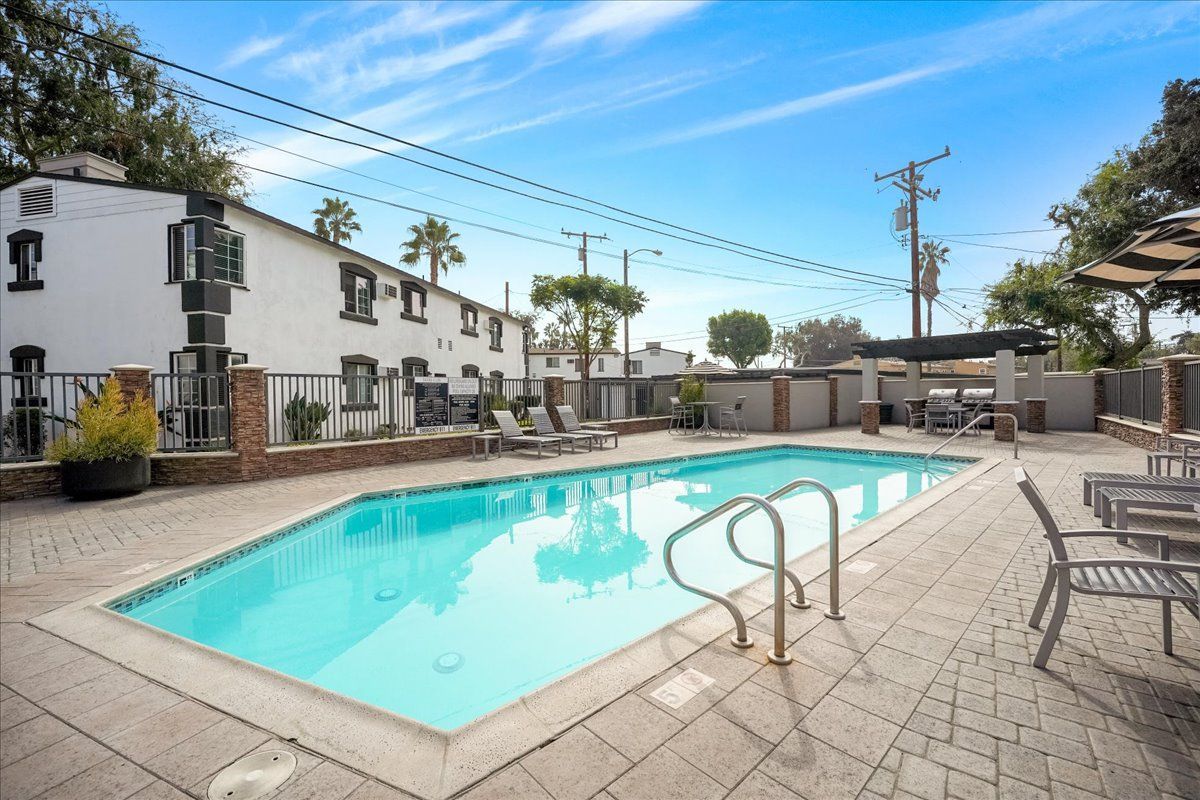 Exterior photo of Somerset pool