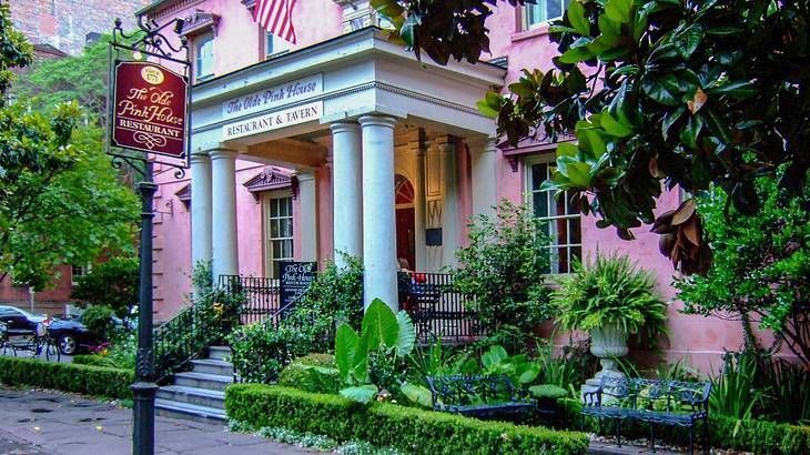 The Olde Pink House and Restaurant